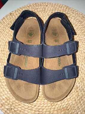Birkenstock Vegan Kids Navy Two-Strap Hook & Loop Sandals size 32 or 1